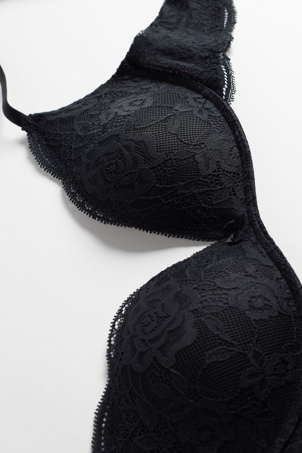 Black - 019 - Black Intimissimi Gioia Lace Super Push-Up Bra | ZTMSG8750