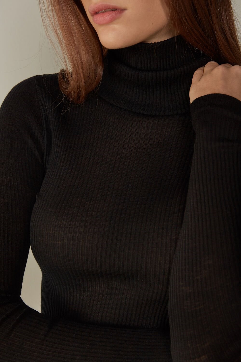 Black - 019 - Black Intimissimi Long-sleeve High-Neck Tubular Top in Wool and Silk | IBCSN7962