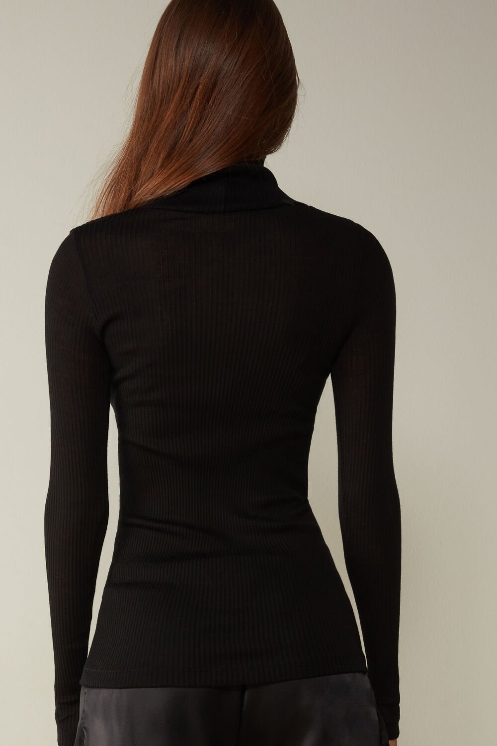 Black - 019 - Black Intimissimi Long-sleeve High-Neck Tubular Top in Wool and Silk | IBCSN7962