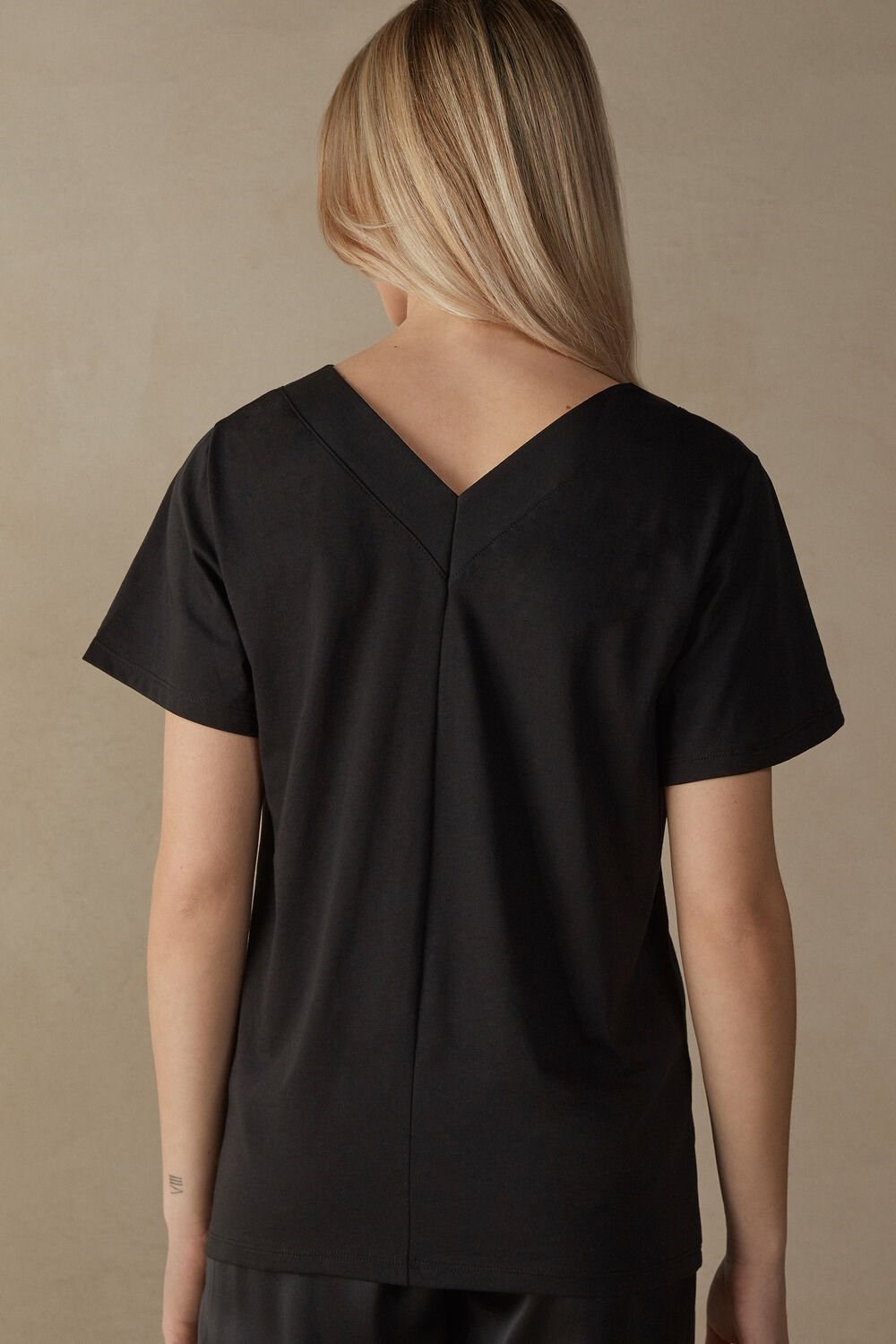 Black - 019 - Black Intimissimi Short Sleeve V-neck Top in Supima® Ultrafresh Cotton | AZPBR1976