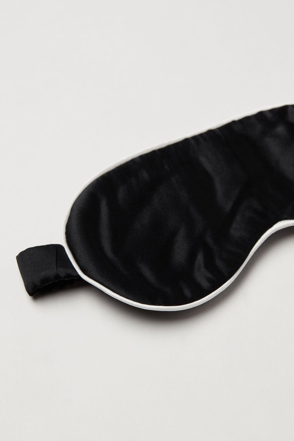 Black - 019 - Black Intimissimi Silk Sleep Mask | VFWTE1743