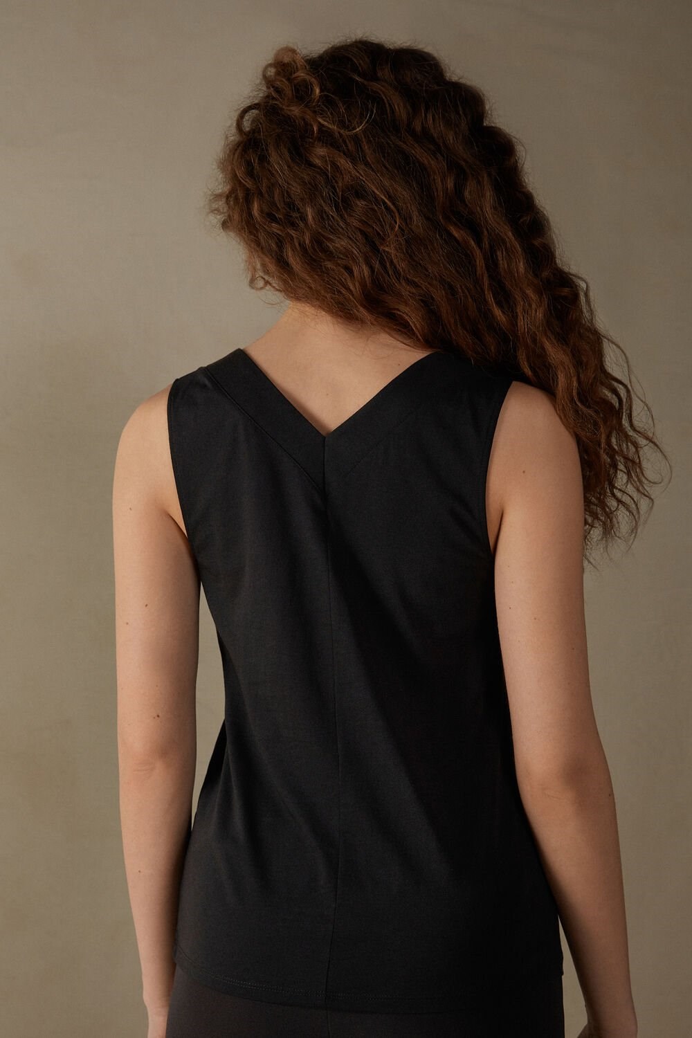 Black - 019 - Black Intimissimi V-neck Top in Supima® Ultrafresh Cotton | ZKEGJ7108