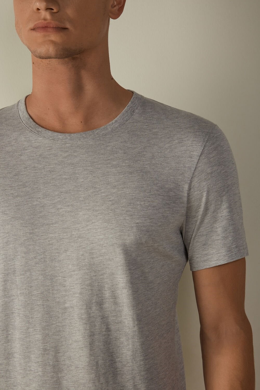 Grey - 031 - Light Heathered Grey Intimissimi Short Sleeve Crew Neck T Shirt in Supima® Cotton | KUGWP9168