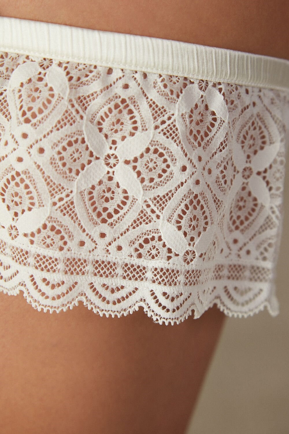 Ivory - 2127 - Talc White Intimissimi Lace Garter | FPOGU2194