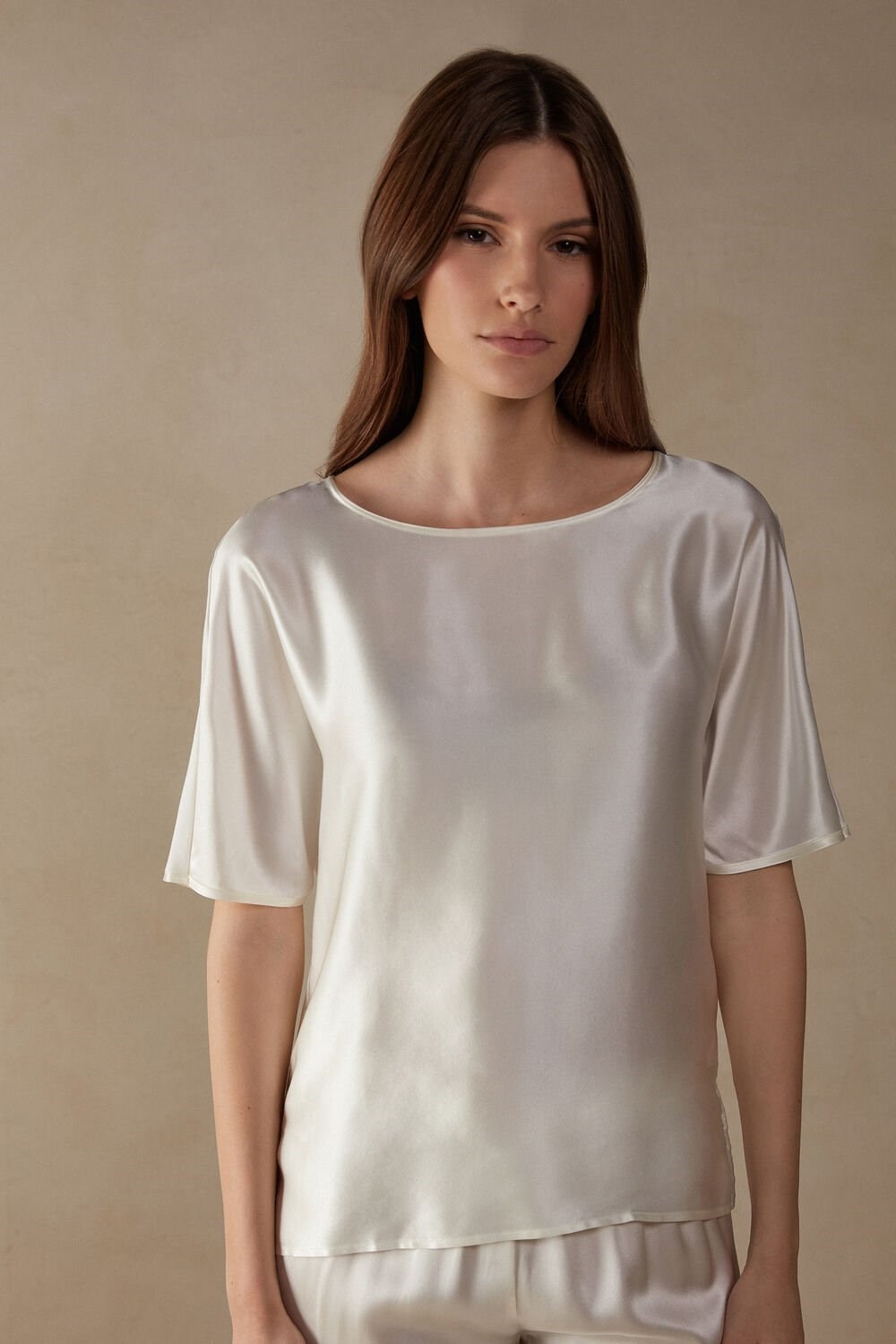 Ivory - 2127 - Talc White Intimissimi Short Sleeve Silk and Modal Top | HXDIL8013