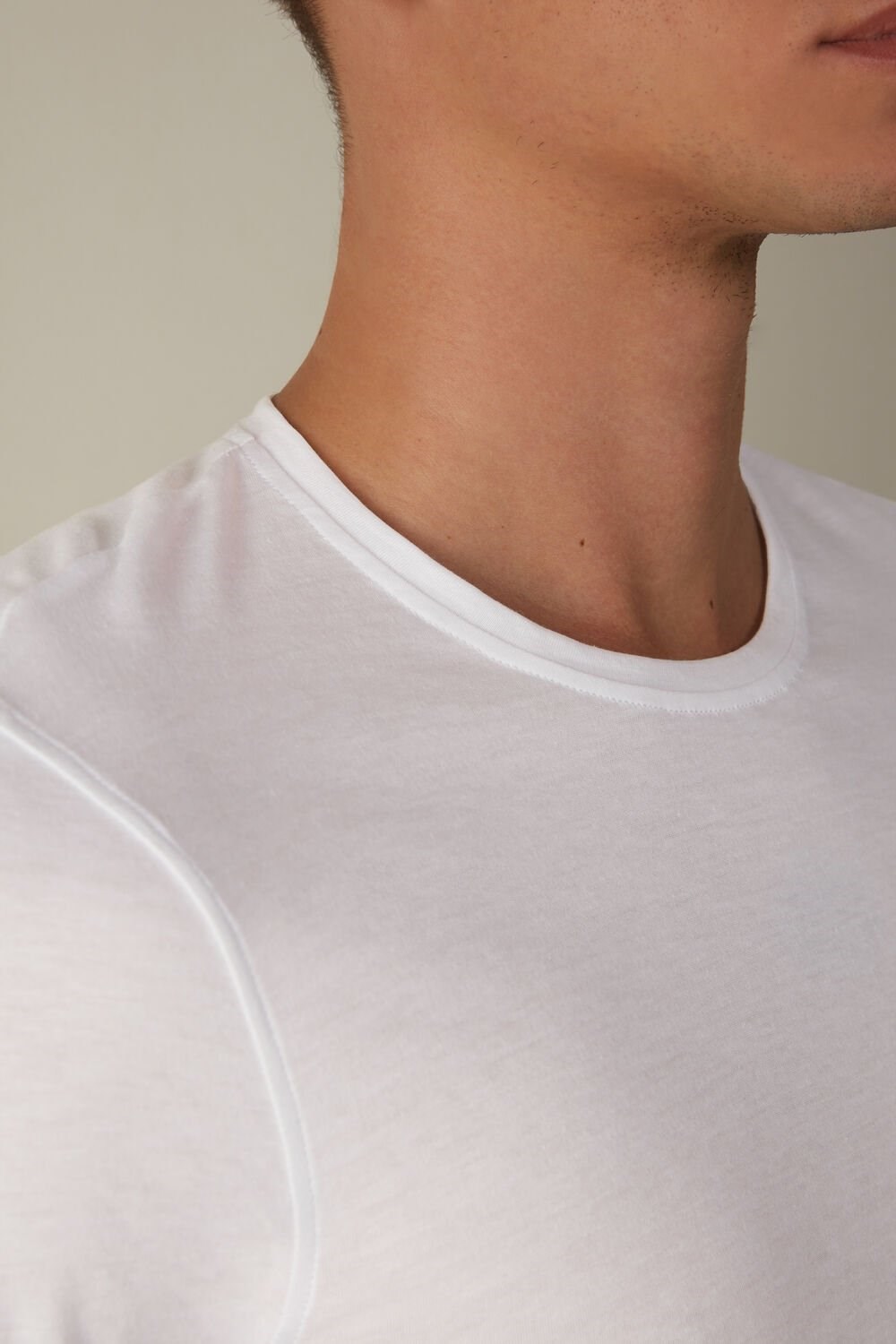 White - 001 - White Intimissimi Short-Sleeve Crew-Neck T-Shirt in Extra-Fine Supima® Cotton | OFBQK1082