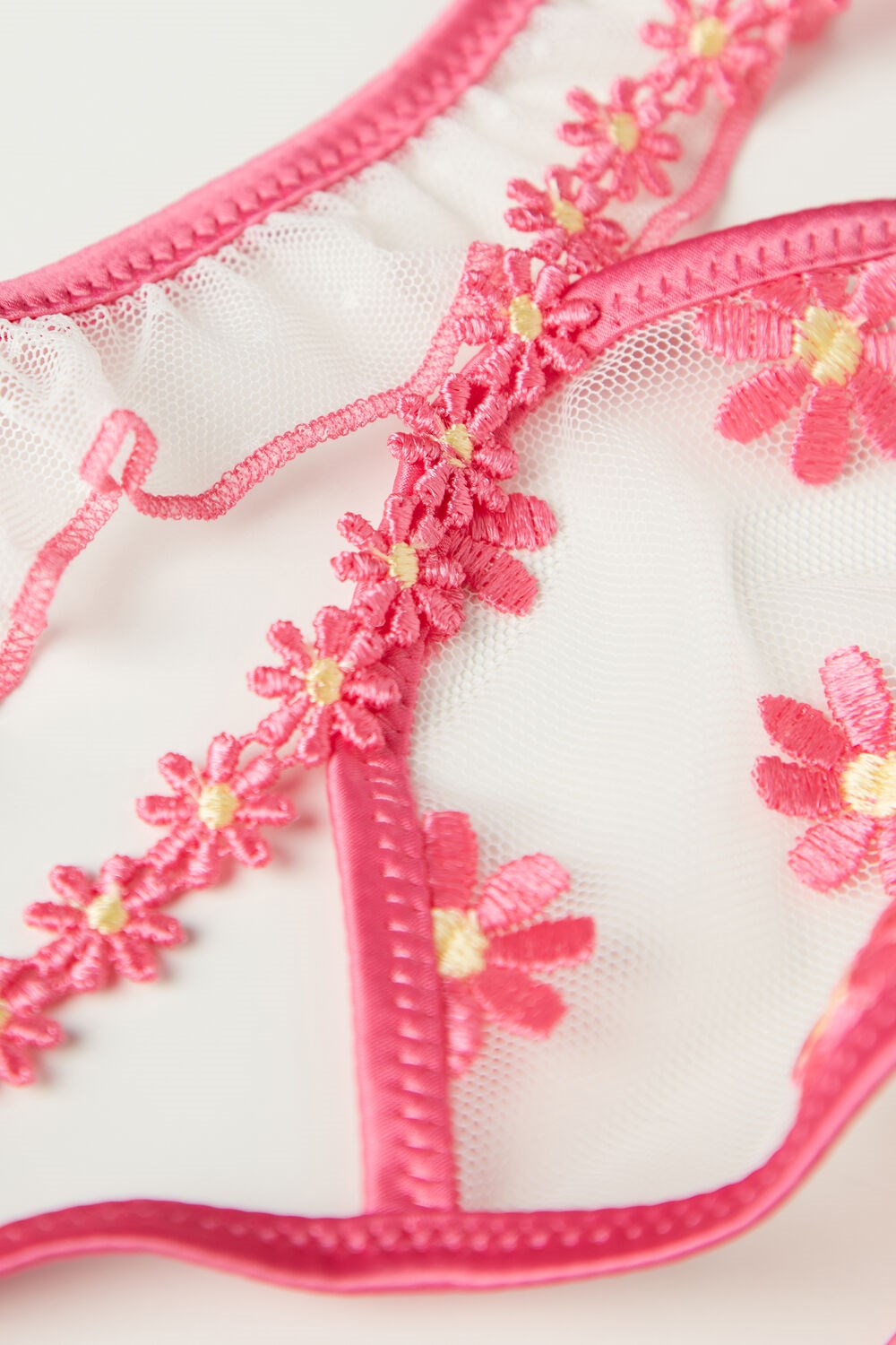 White - 239j - Fuchsia Pink / Talc White Intimissimi Sweet Like Daisies ‘80s Style Thong | ZPJOY9215